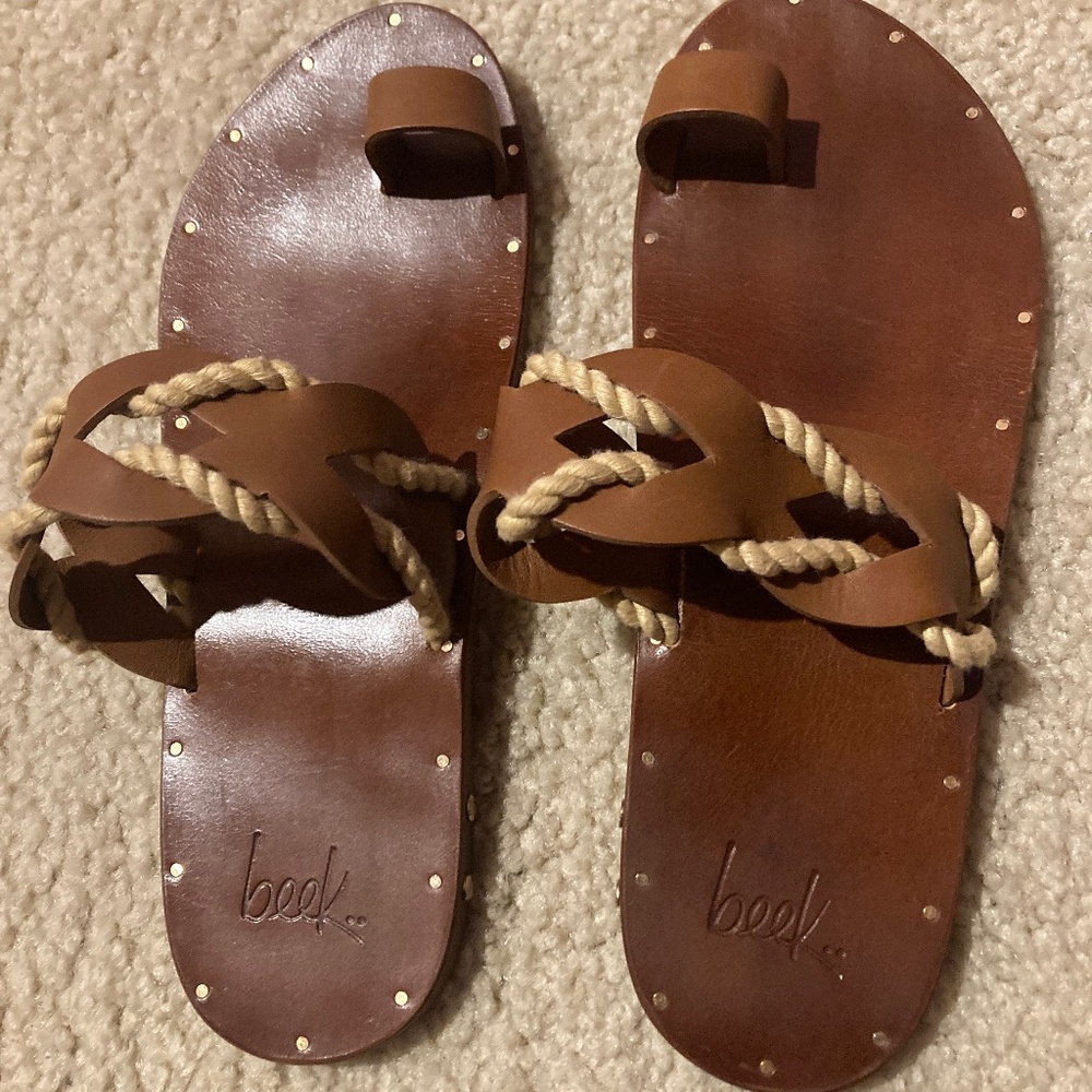 Beek Frontside sandals size 7